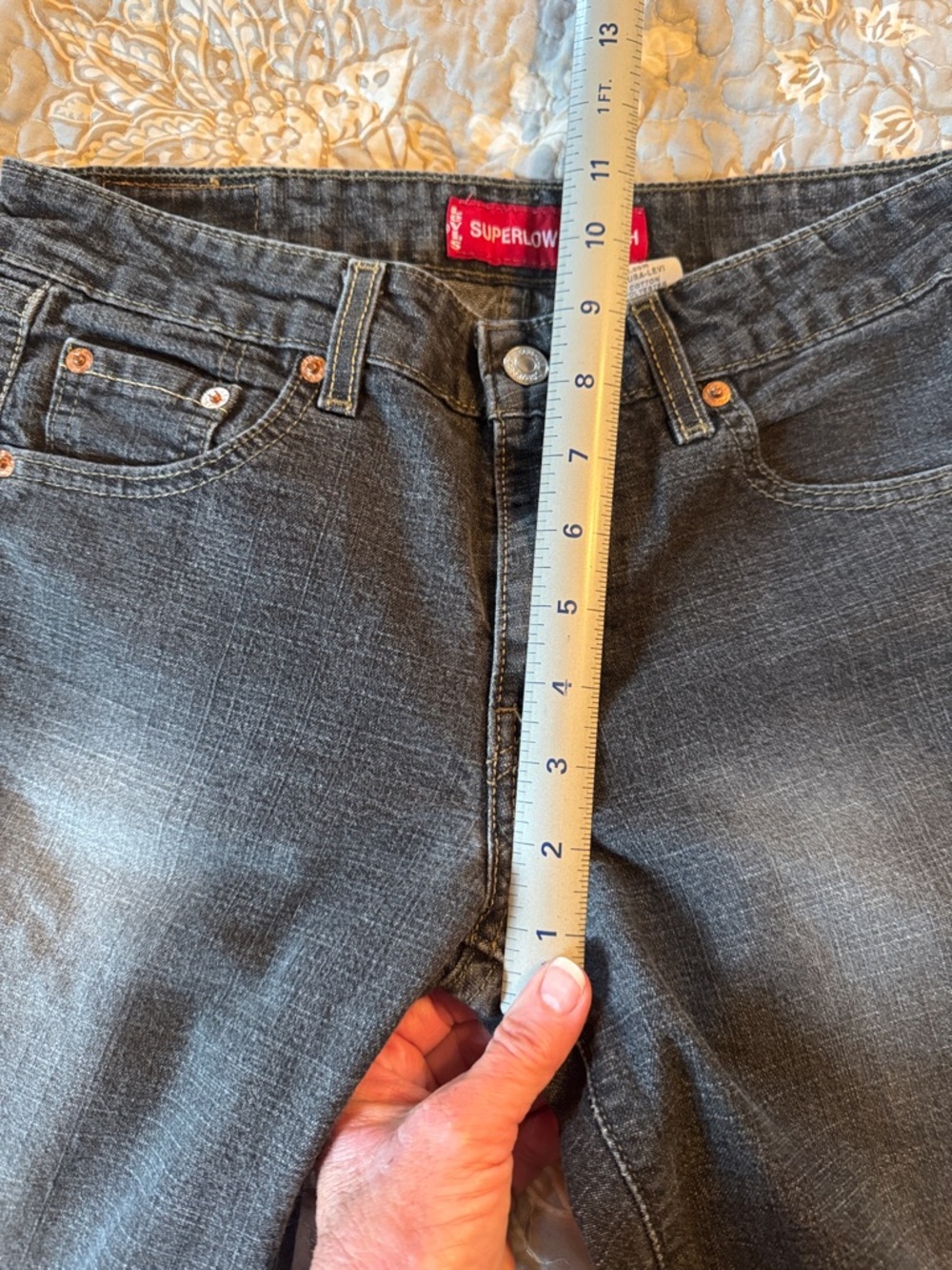 Y2K Levi's Black Wash 518 Flare Jeans. Size 5 Jr. S 29” inseam - Picture 9 of 10
